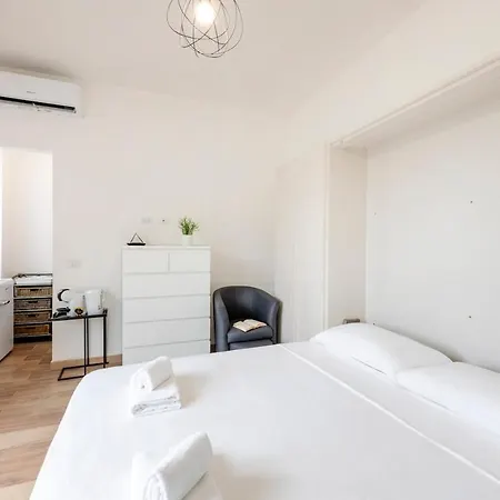 Trevi 4 - The White - B Apartman Milánó