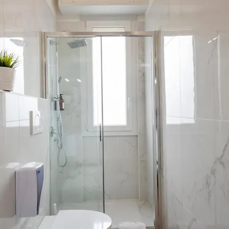 Trevi 4 - The White - B * ميلان