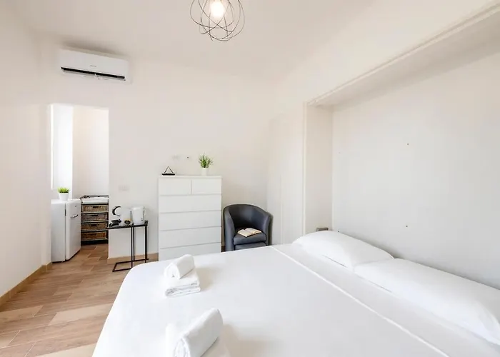 Trevi 4 - The White - B Apartament Mediolan